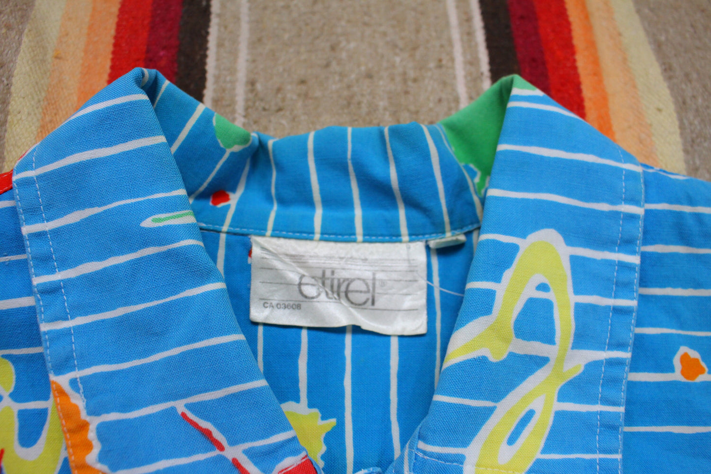 1990s Etirel Shortsleeve Striped "Rainbow" Shirt Size M/L