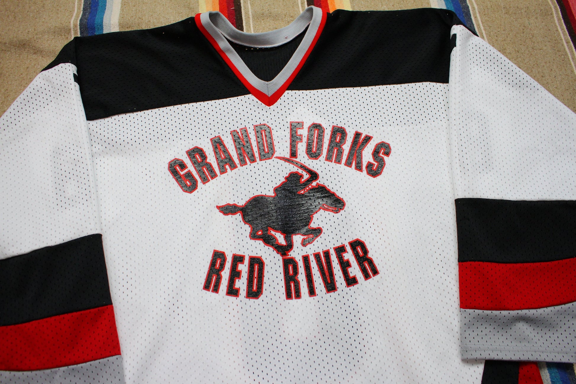 2000s Grand Forks Red River Highschool Roughriders Hockey Jersey Made in USA Size L/XL