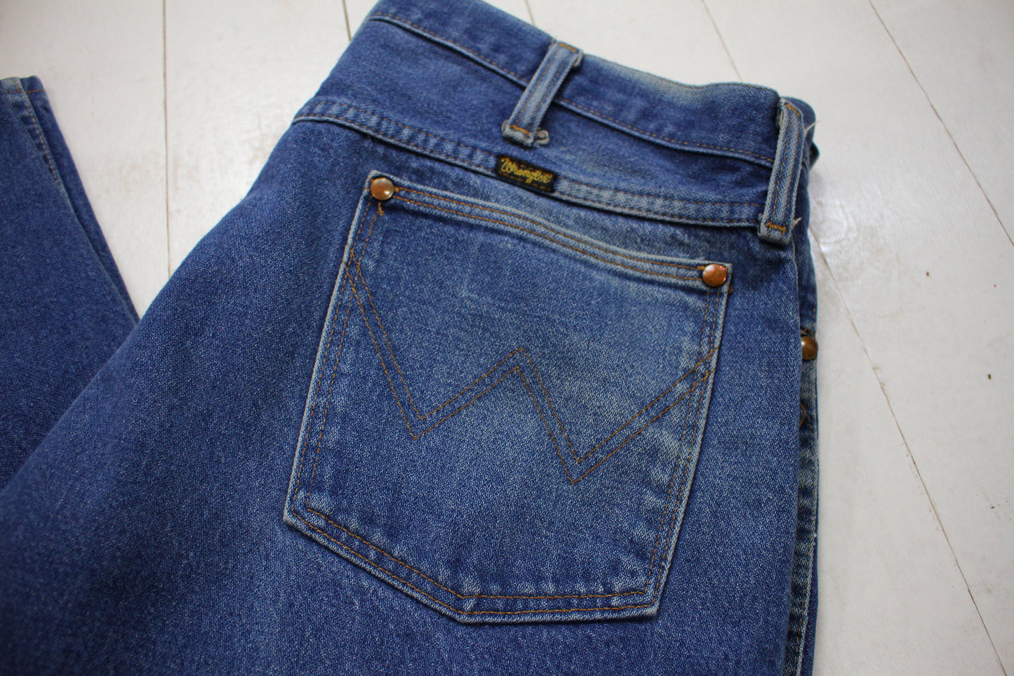 1980s Wrangler 13MWZ Blue Denim Jeans Made in USA Size 36x29