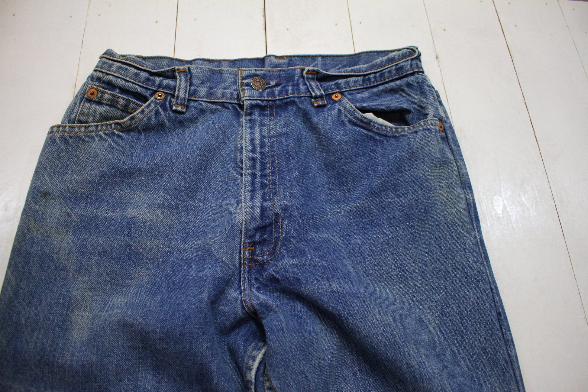 1980s Levi's White Label High Rise Blue Denim Jeans Made in USA Size 26x28.5