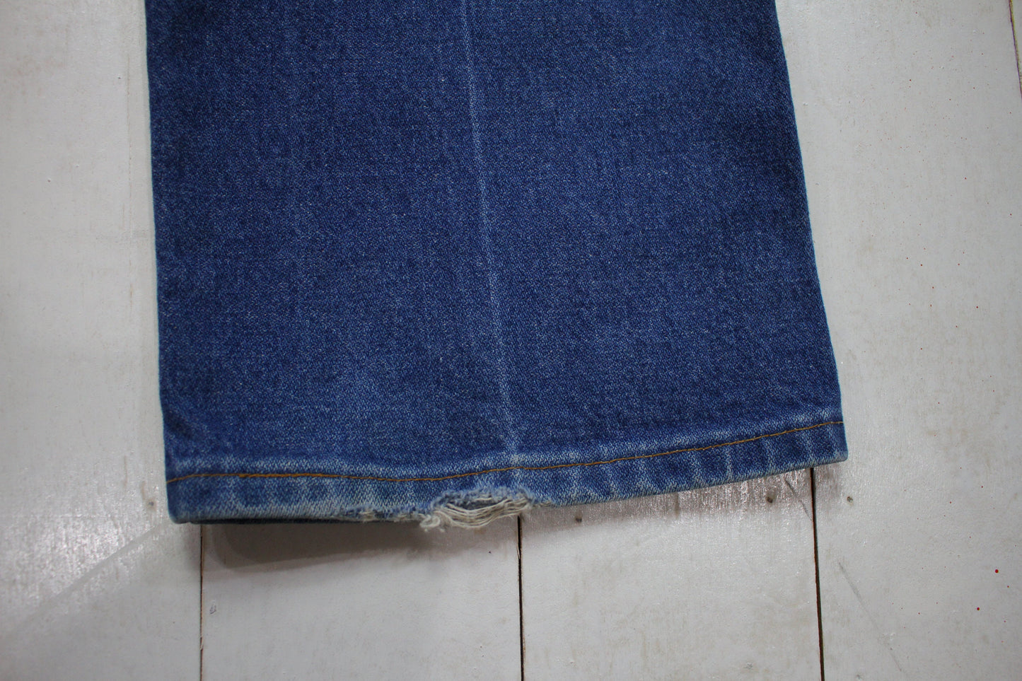 1980s Wrangler 13MWZ Blue Denim Jeans Made in USA Size 36x29