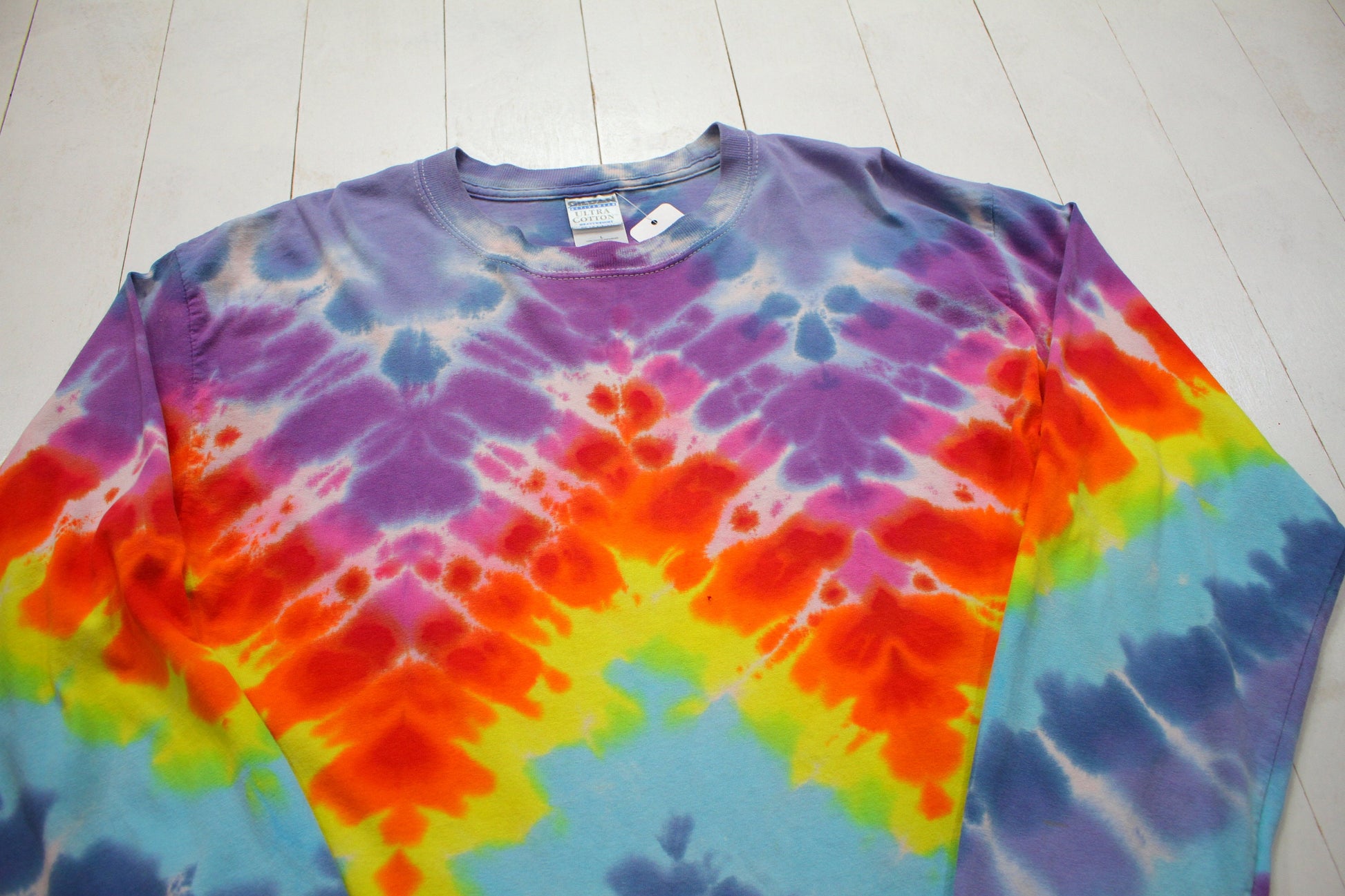 2000s Long Sleeve Tie-Dye T-Shirt Size M