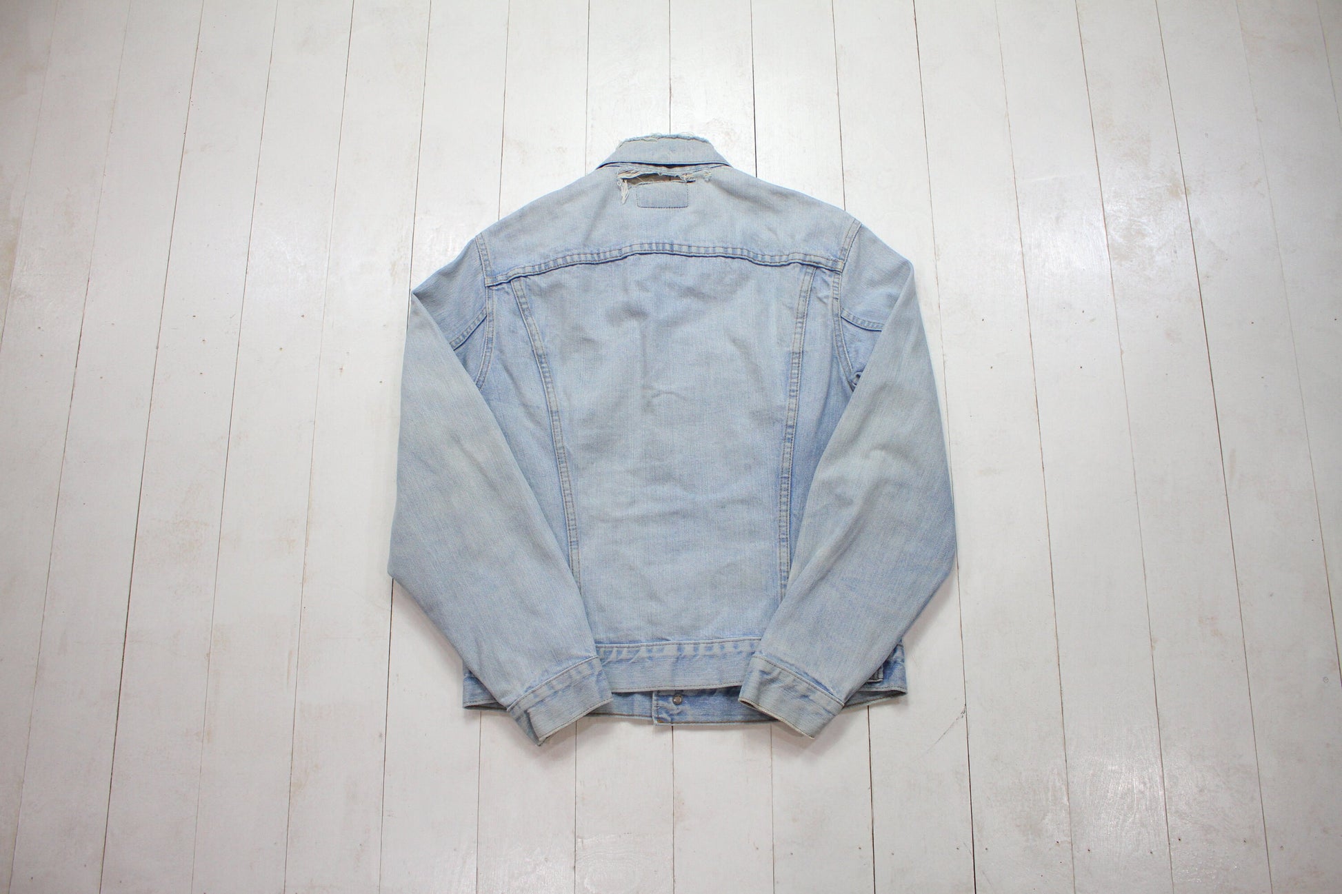 1980s Distressed Lightwash Denim Levi's 2 Pocket Type 3 Denim Trucker Jacket Men's Size XS Women's Size L