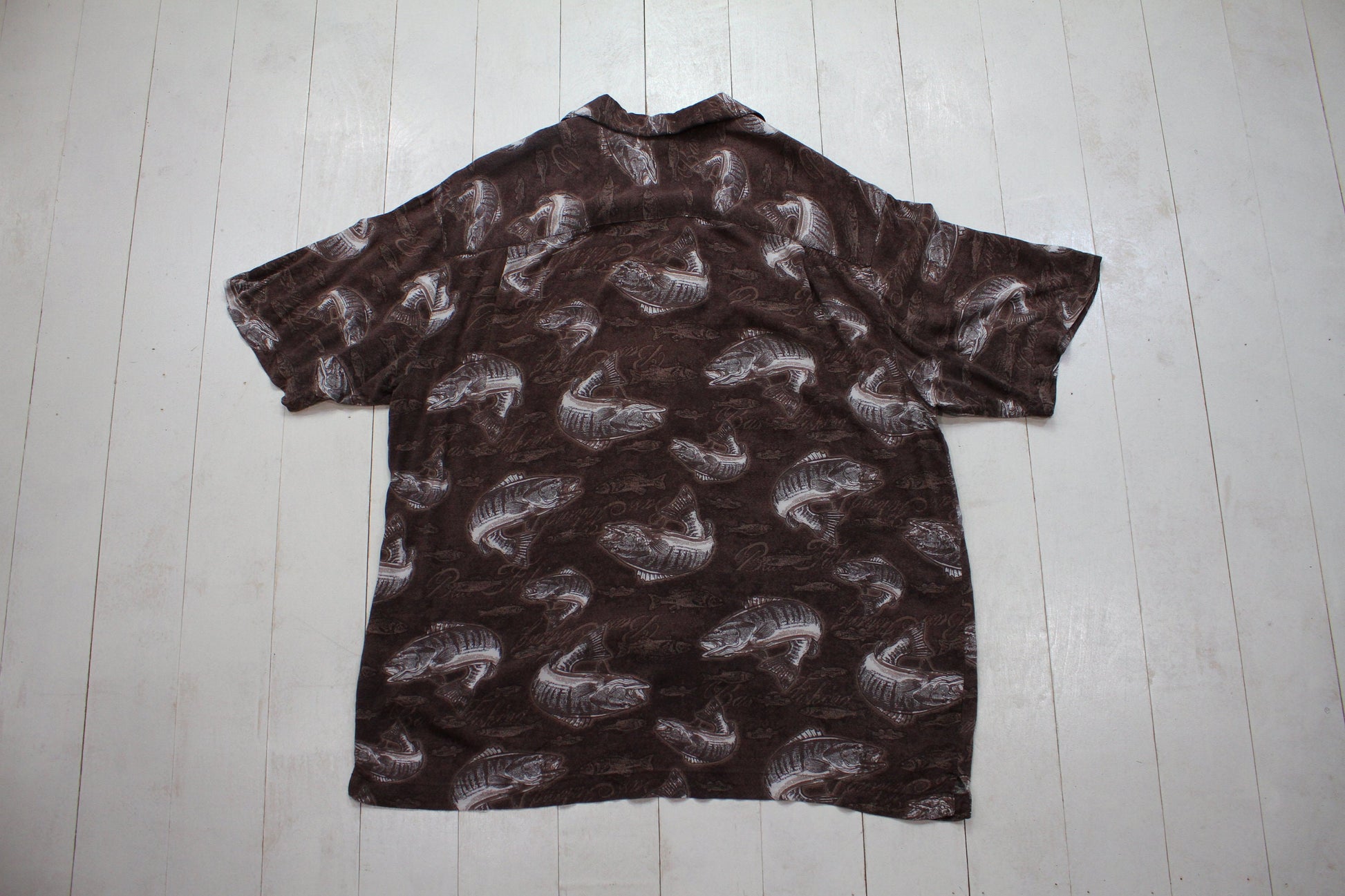 2000s Puritan Brown Bass Fish Print Shortsleeve Loop Collar Shirt Size L