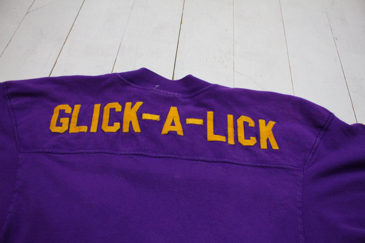 1980s/1990s Delta Phi Epsilon Glick-A-Lick Embroidered Sorority Ringer T-Shirt Made in USA Size XS/S