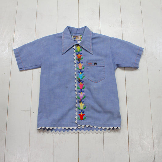 1980s Montgomery Ward Embroidered Flowers Short Sleeve Chambray Shirt Kid's Size S