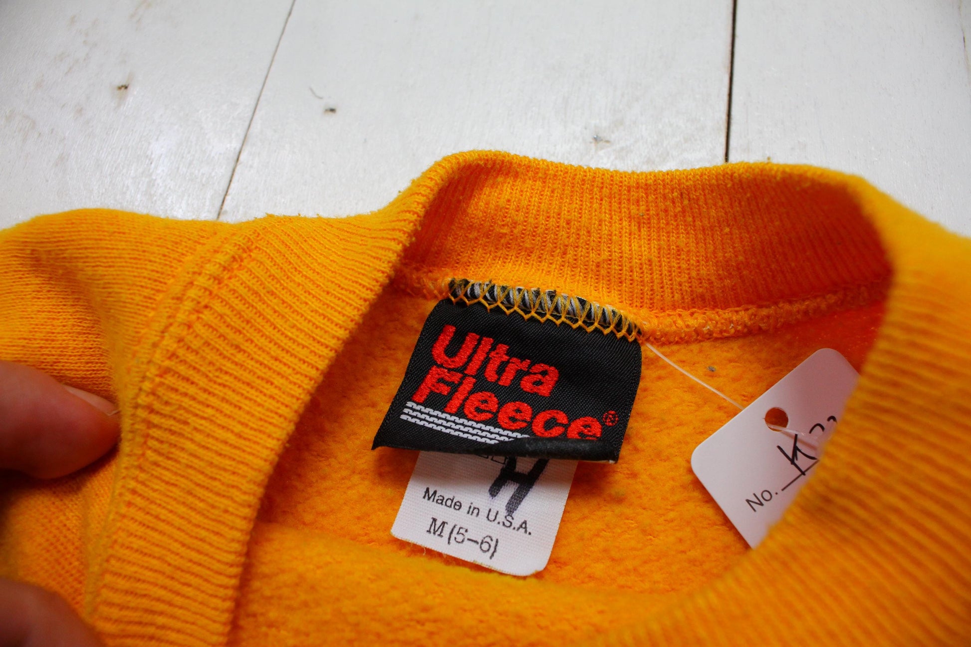 1980s/1990s Ultra Fleece Blank Yellow Raglan Sweatshirt Made in USA Kids Size XS/S