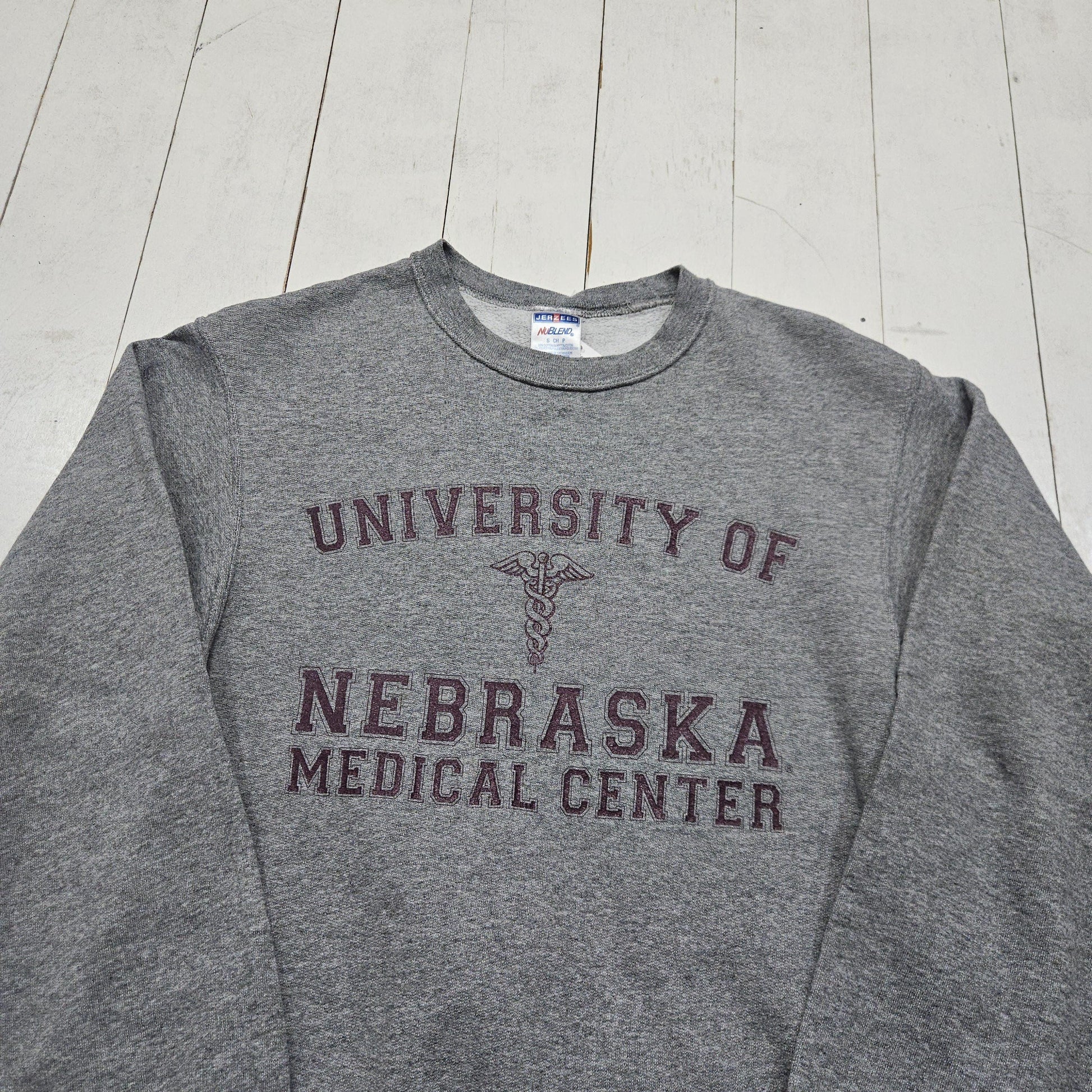 2000s Y2K Jerzees University of Nebraska Medical Center Sweatshirt Size S/M