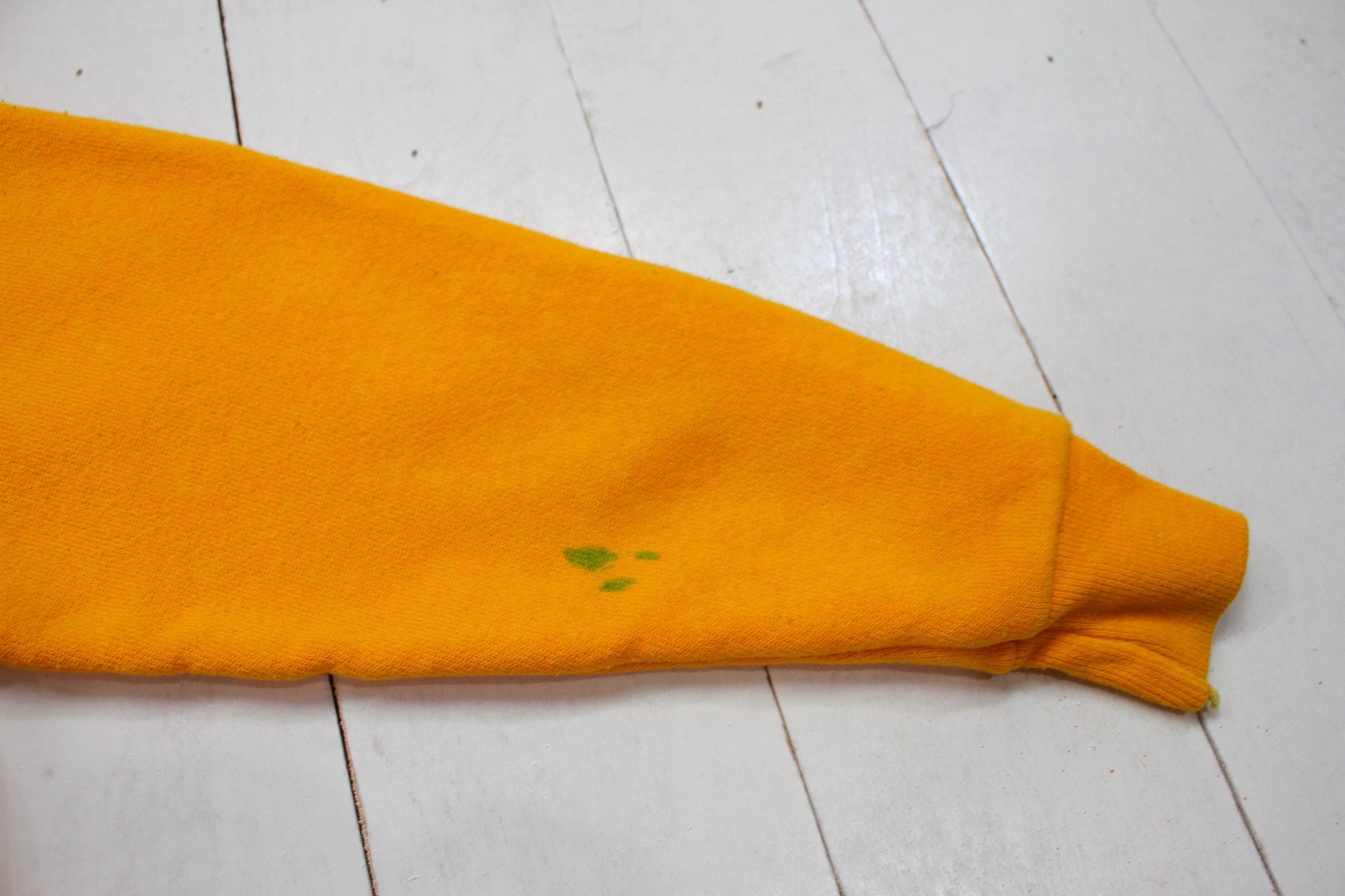 1980s/1990s Ultra Fleece Blank Yellow Raglan Sweatshirt Made in USA Kids Size XS/S