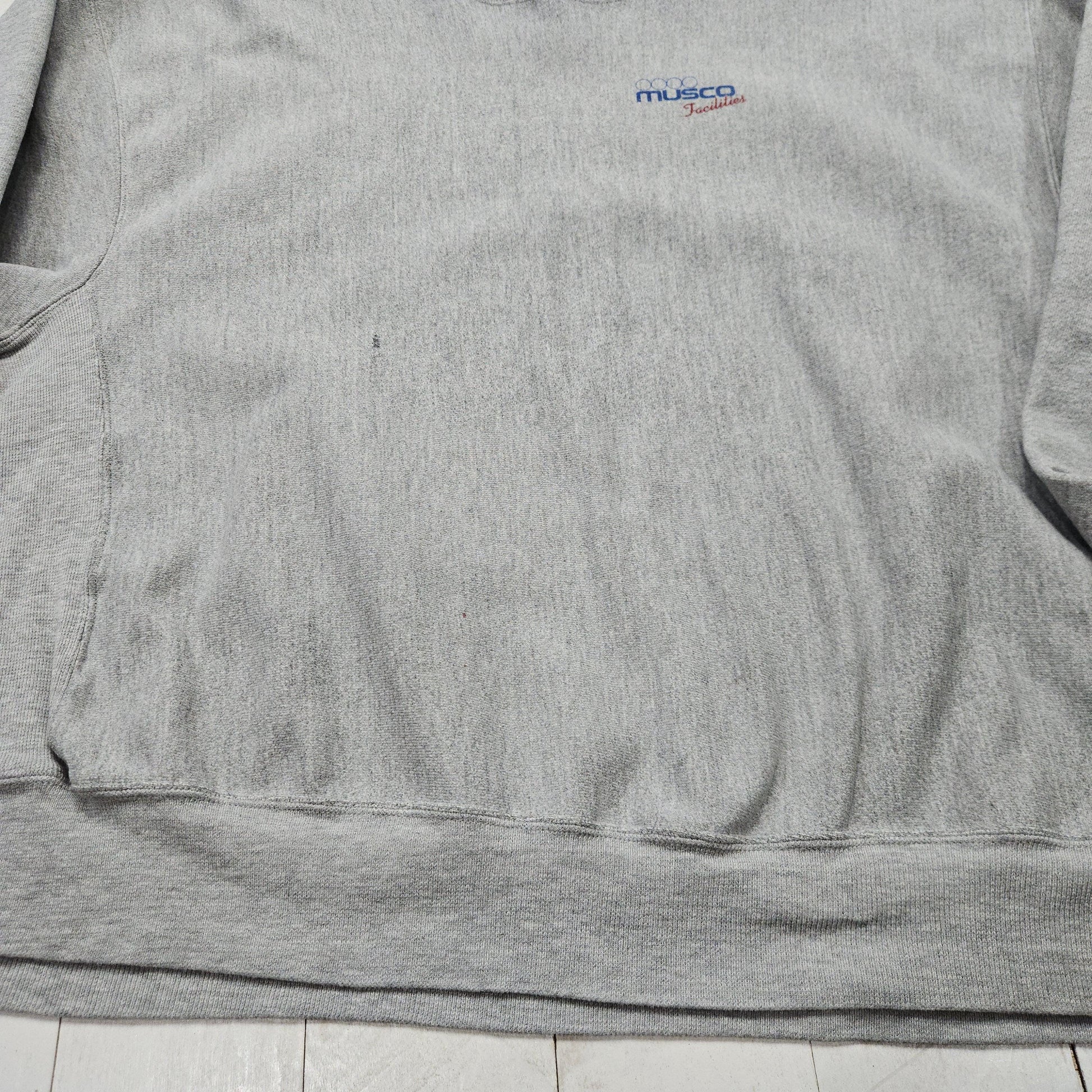 2000s Y2K Champion Grey Musco Facilities Lighting Reverse Weave Sweatshirt Size XL