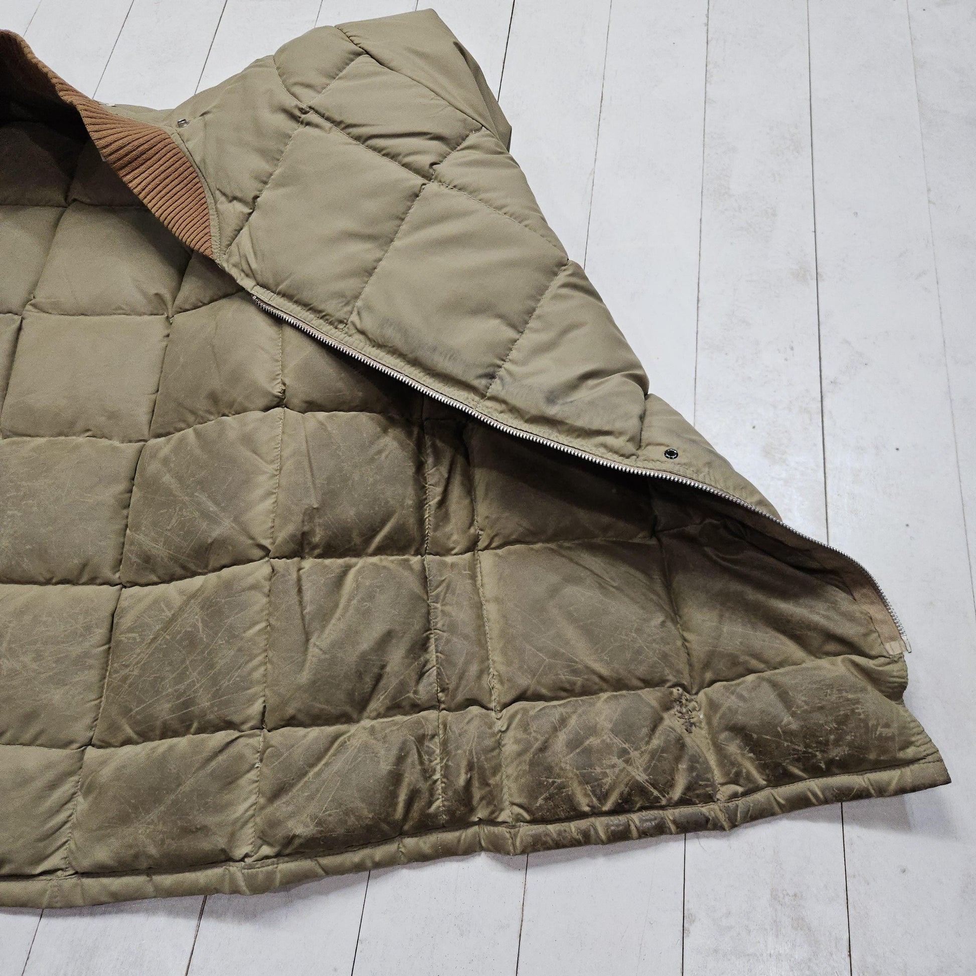 1960s/1970s Pioneer Khaki Insulated Down Jacket Made in Canada Size L