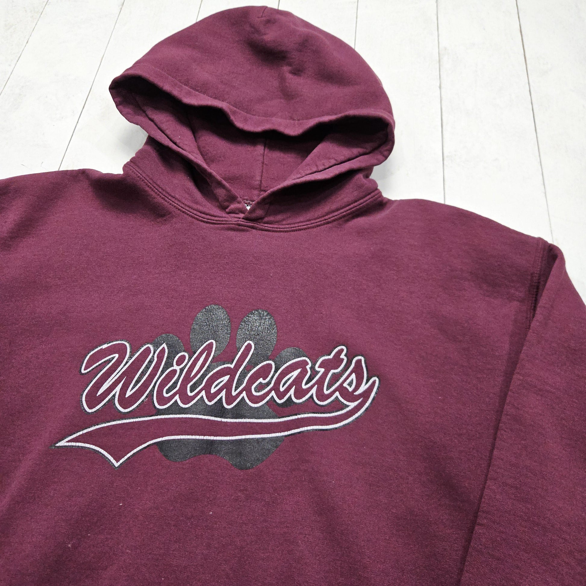 2000s Gildan Burgundy Wildcats Hoodie Sweatshirt Size M