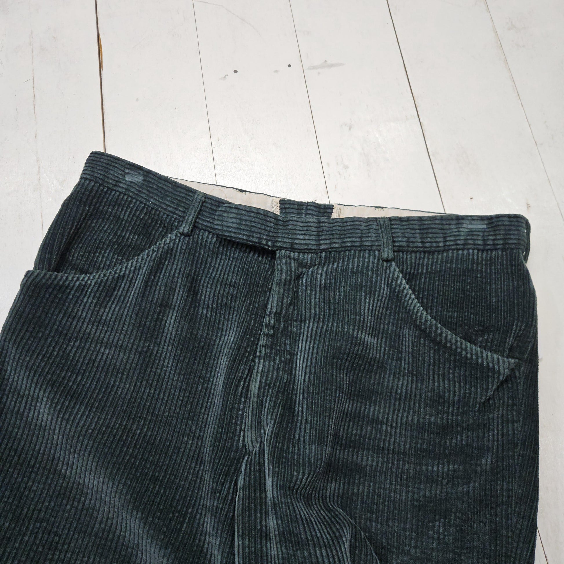 1970s/1980s Bogner Green Corduroy Pants Made in USA Size 31x31