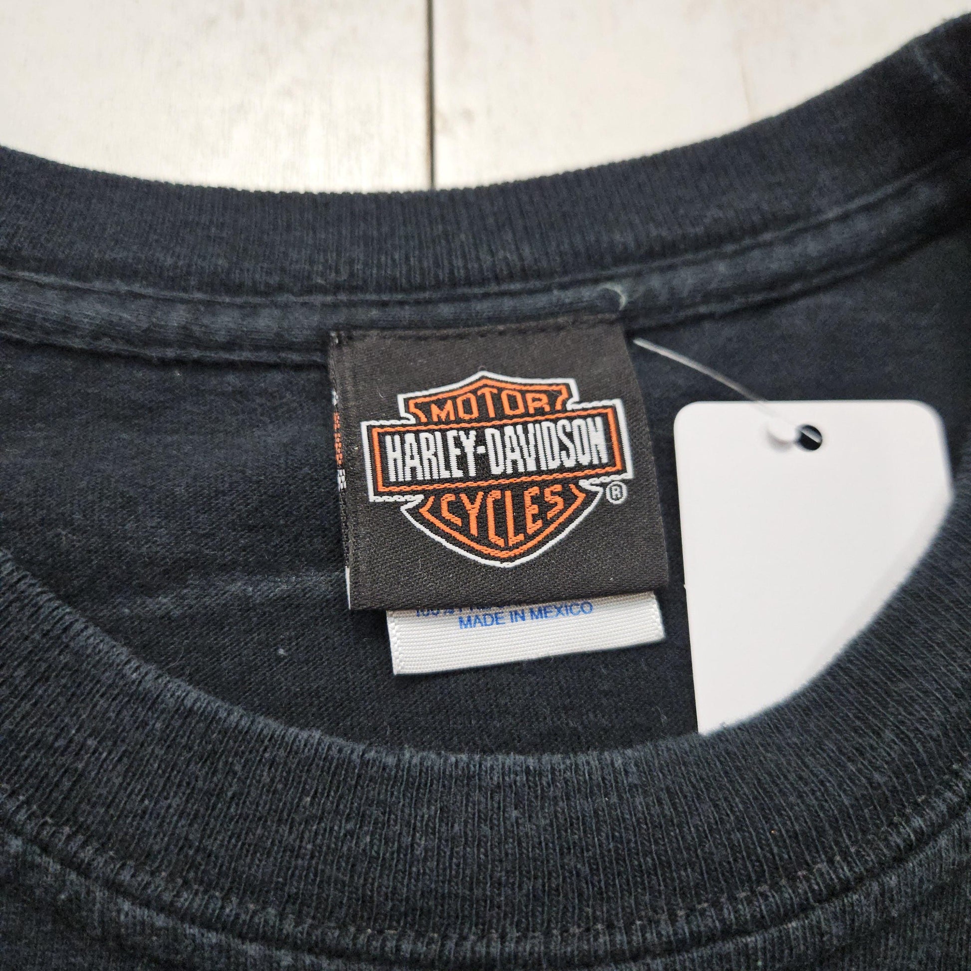 2000s Y2K 2003 Harley-Davidson Bar Shield Kingston Ontario Motocycle T-Shirt Size L