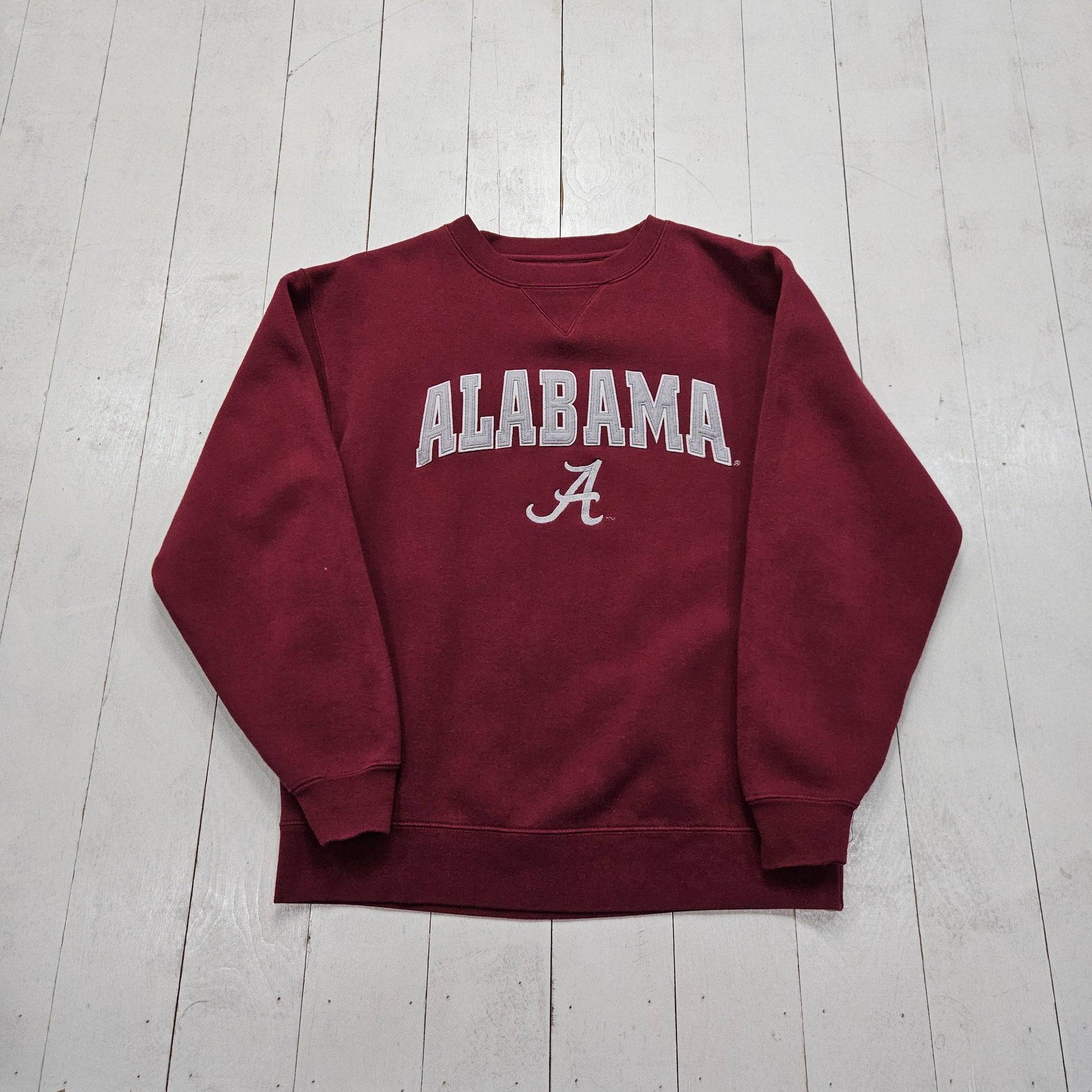 1990s Team Edition Red University of Alabama NCAA Embroidered Sweatshirt Size M