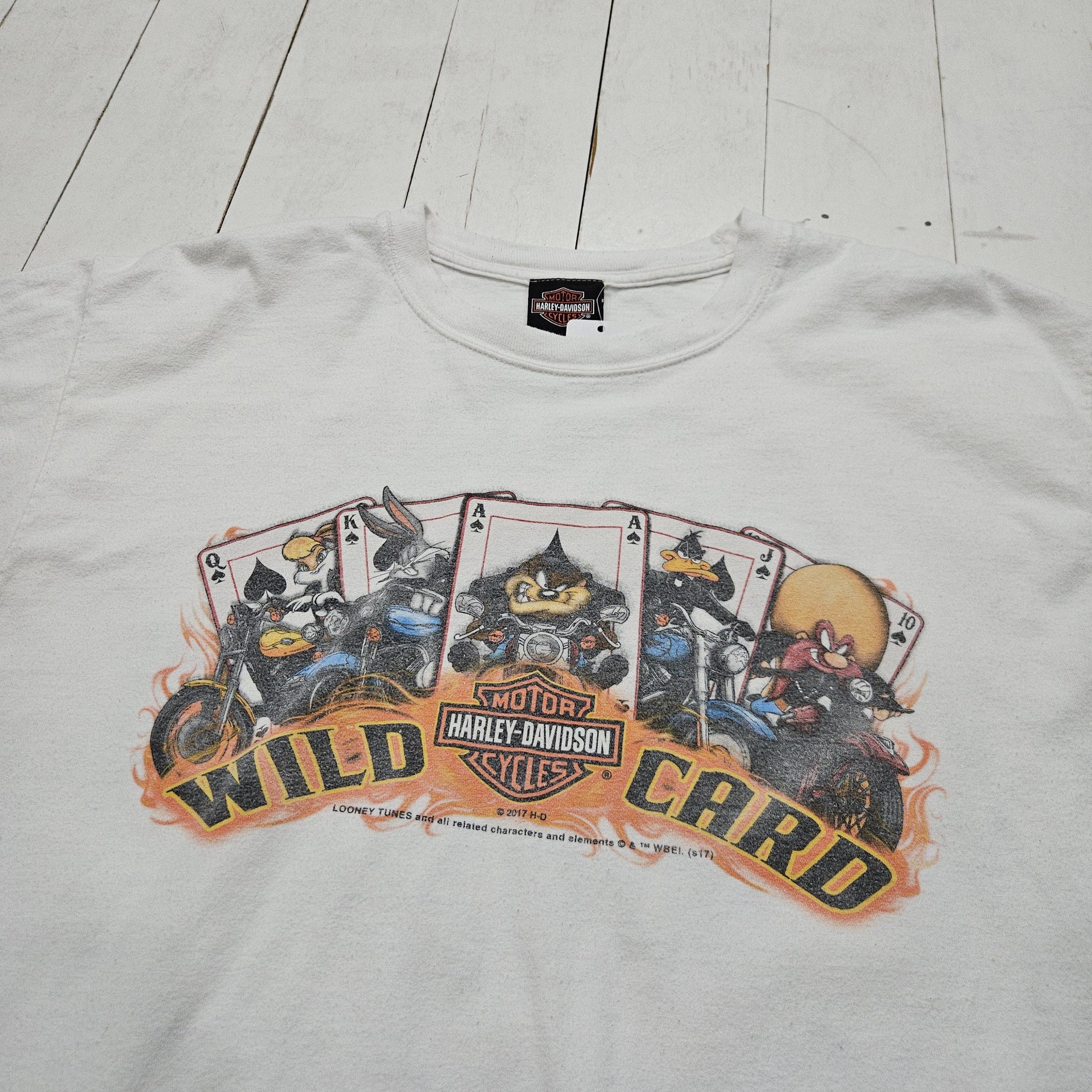 2010s 2017 Looney Tunes Harley-Davidson White Royal Flush Wild Card Poker Playing Cards Cleveland Ohio Motorcycle T-Shirt Size L