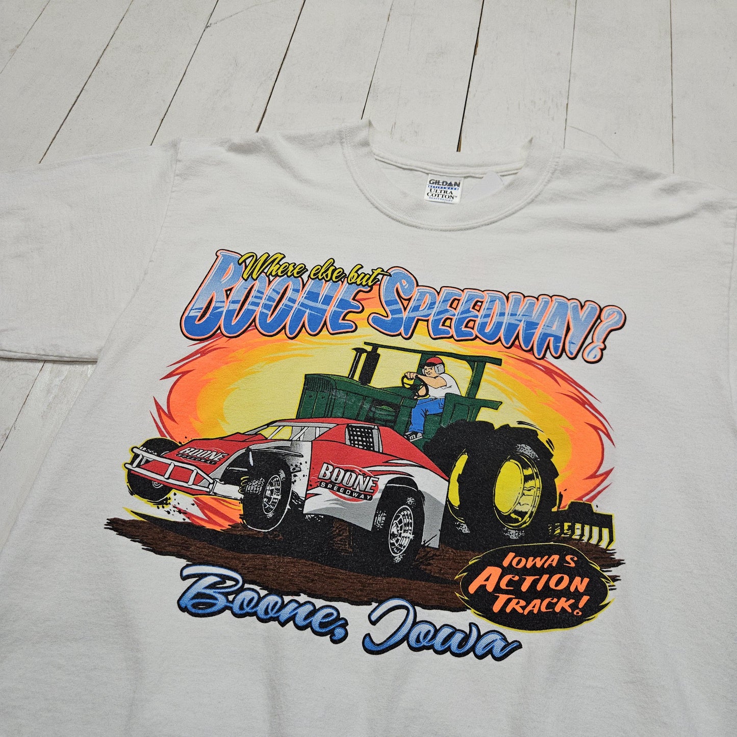 2000s Y2K White Boone Speedway Iowa Racing T-Shirt Size L