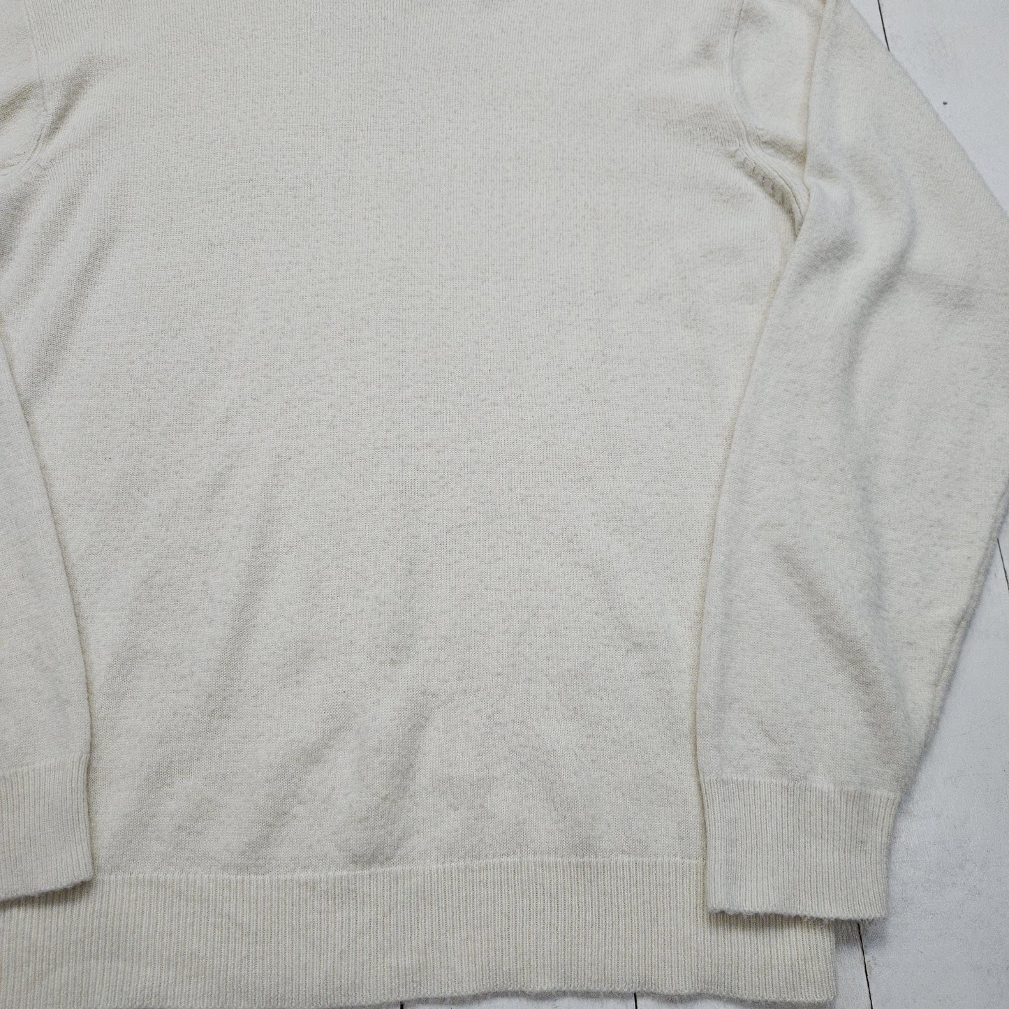 1980s/1990s Erika White Acrylic Knit Sweater Size M