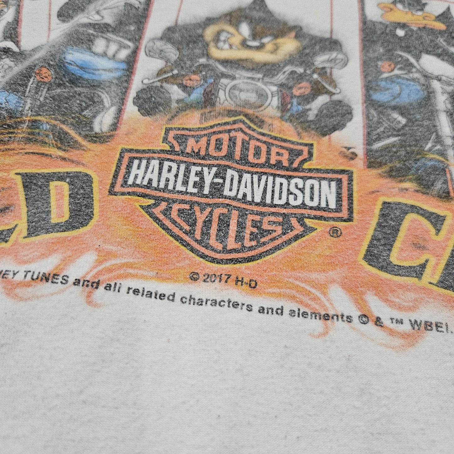 2010s 2017 Looney Tunes Harley-Davidson White Royal Flush Wild Card Poker Playing Cards Cleveland Ohio Motorcycle T-Shirt Size L