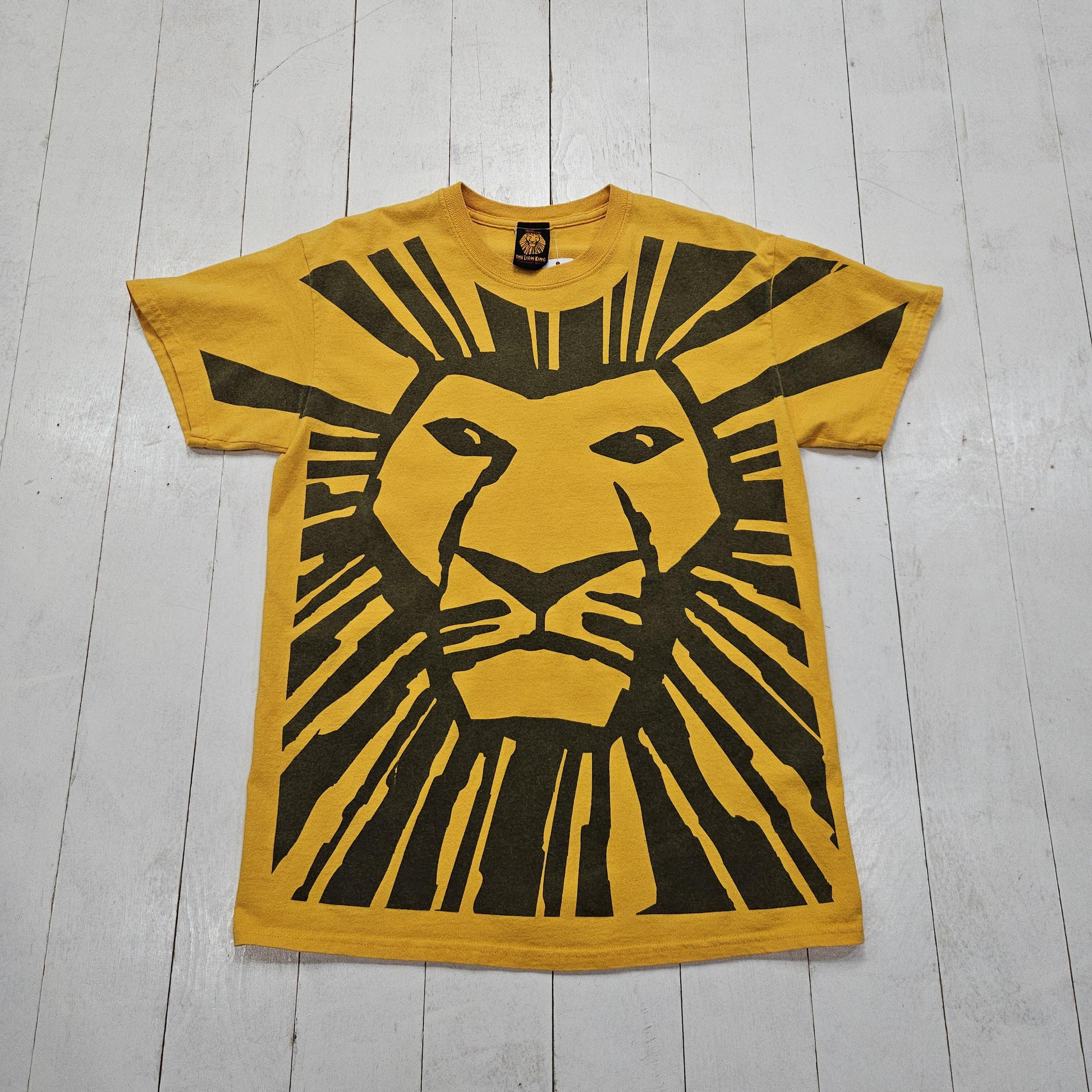 2000s Y2K Yellow Disney Lion King Broadway Musical T-Shirt Size M