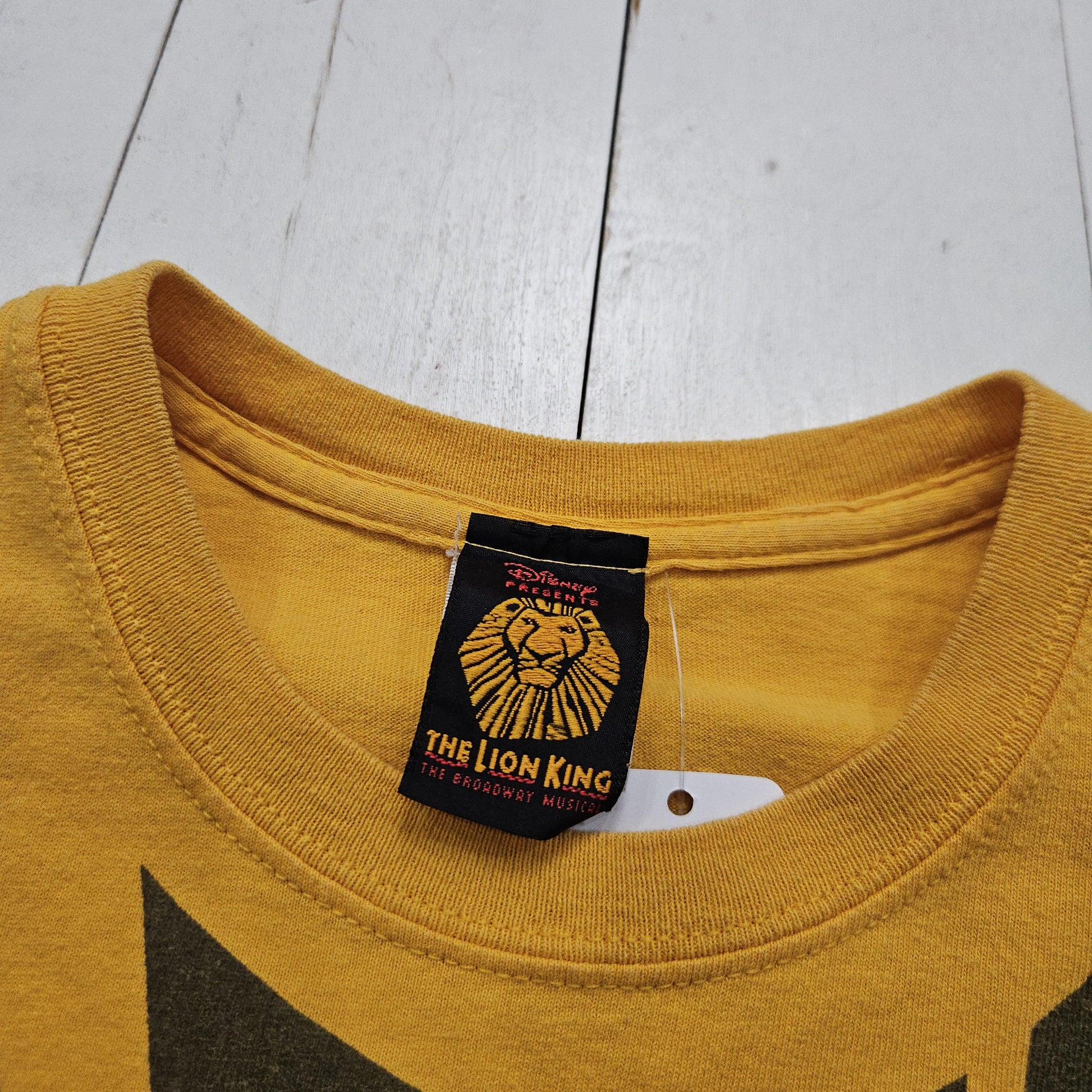 2000s Y2K Yellow Disney Lion King Broadway Musical T-Shirt Size M