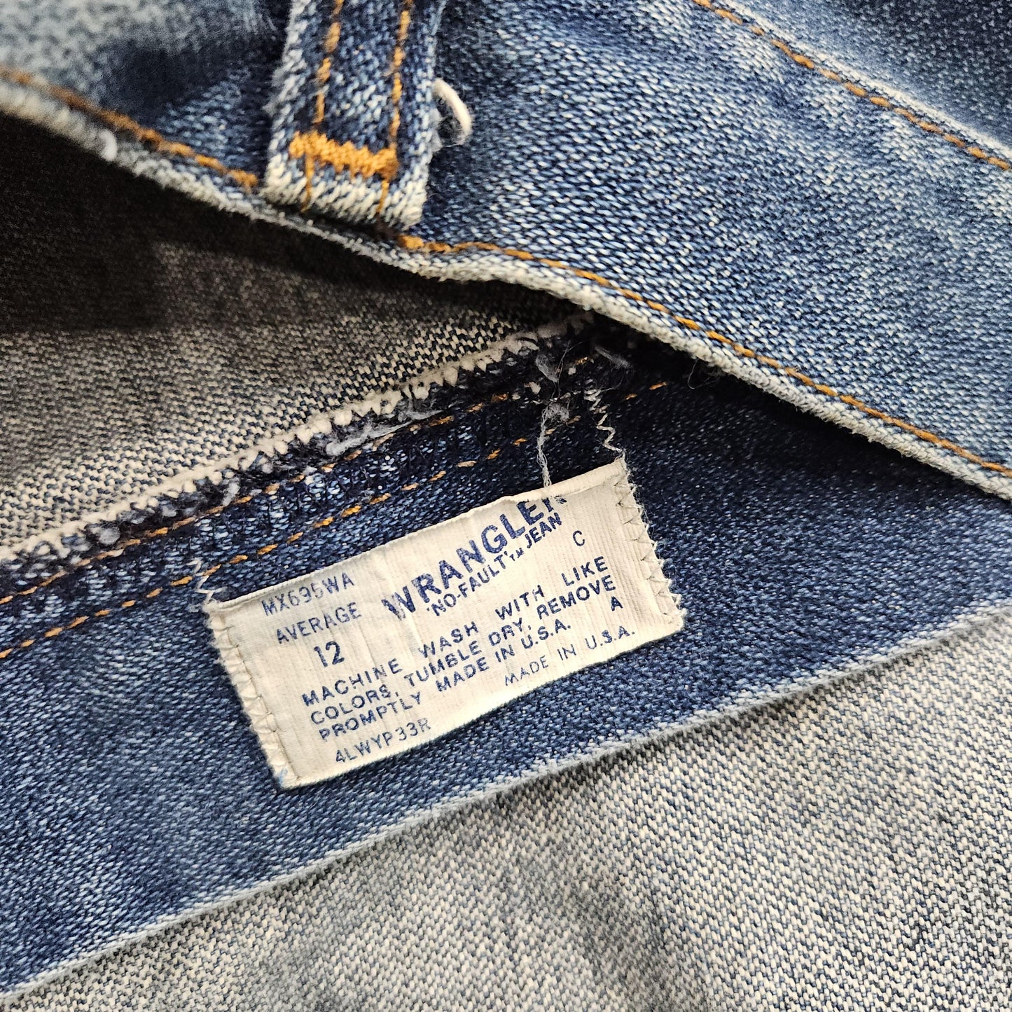 1970s/1980s Wrangler Blue Denim Jeans Made in USA Size 28x31