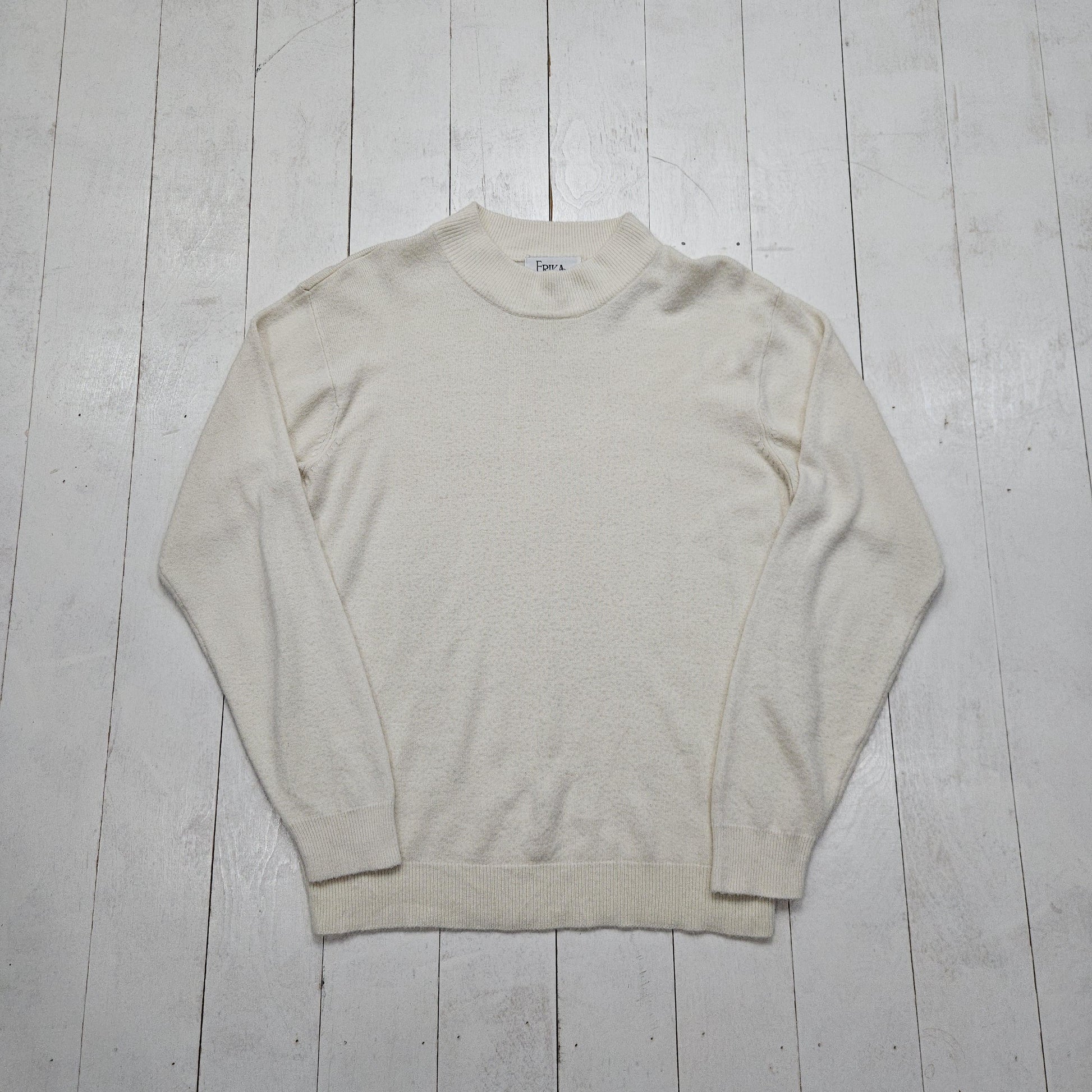 1980s/1990s Erika White Acrylic Knit Sweater Size M