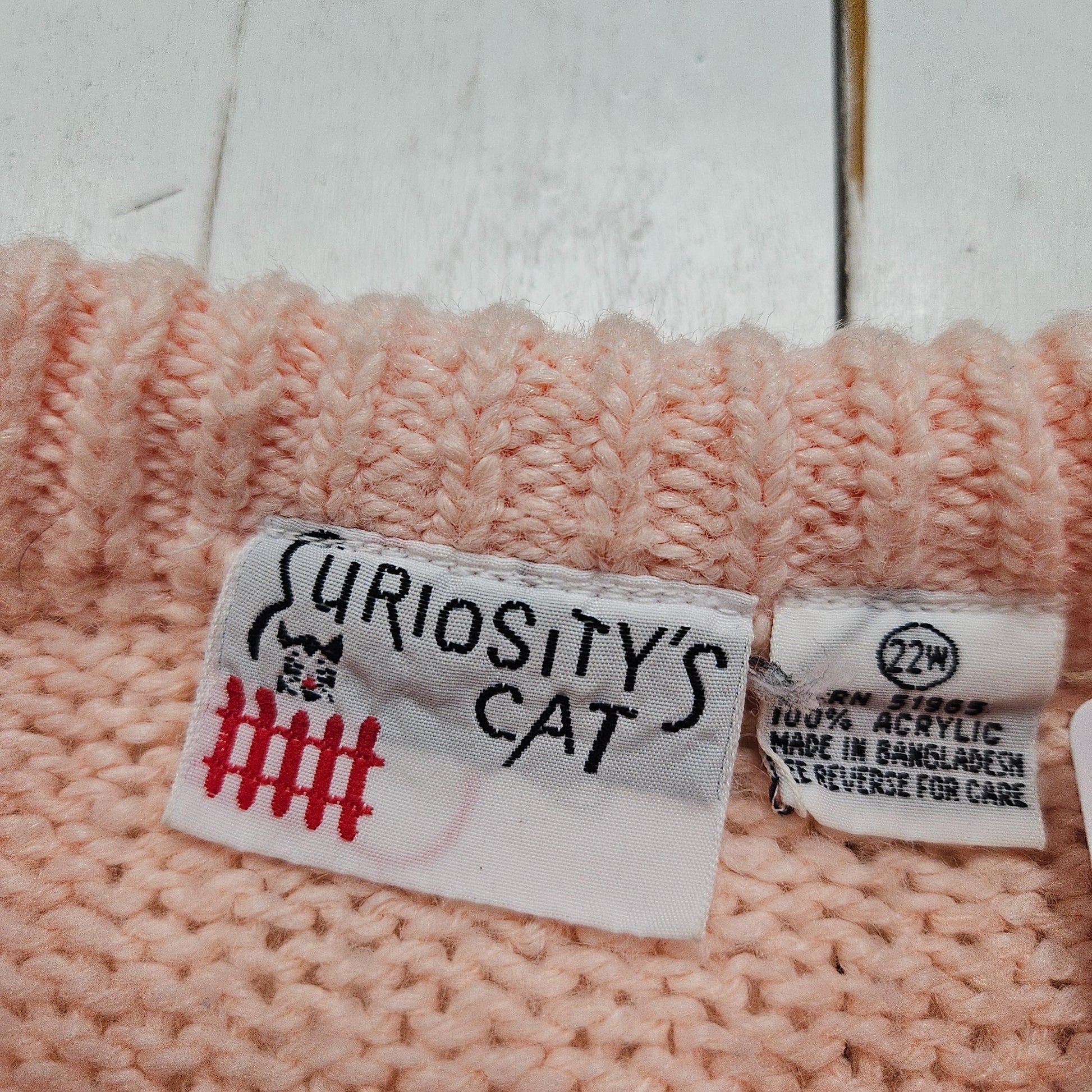 1990s/2000s Y2K Curiosity's Cat Pink Acrylic Cable Knit Sweater Size M