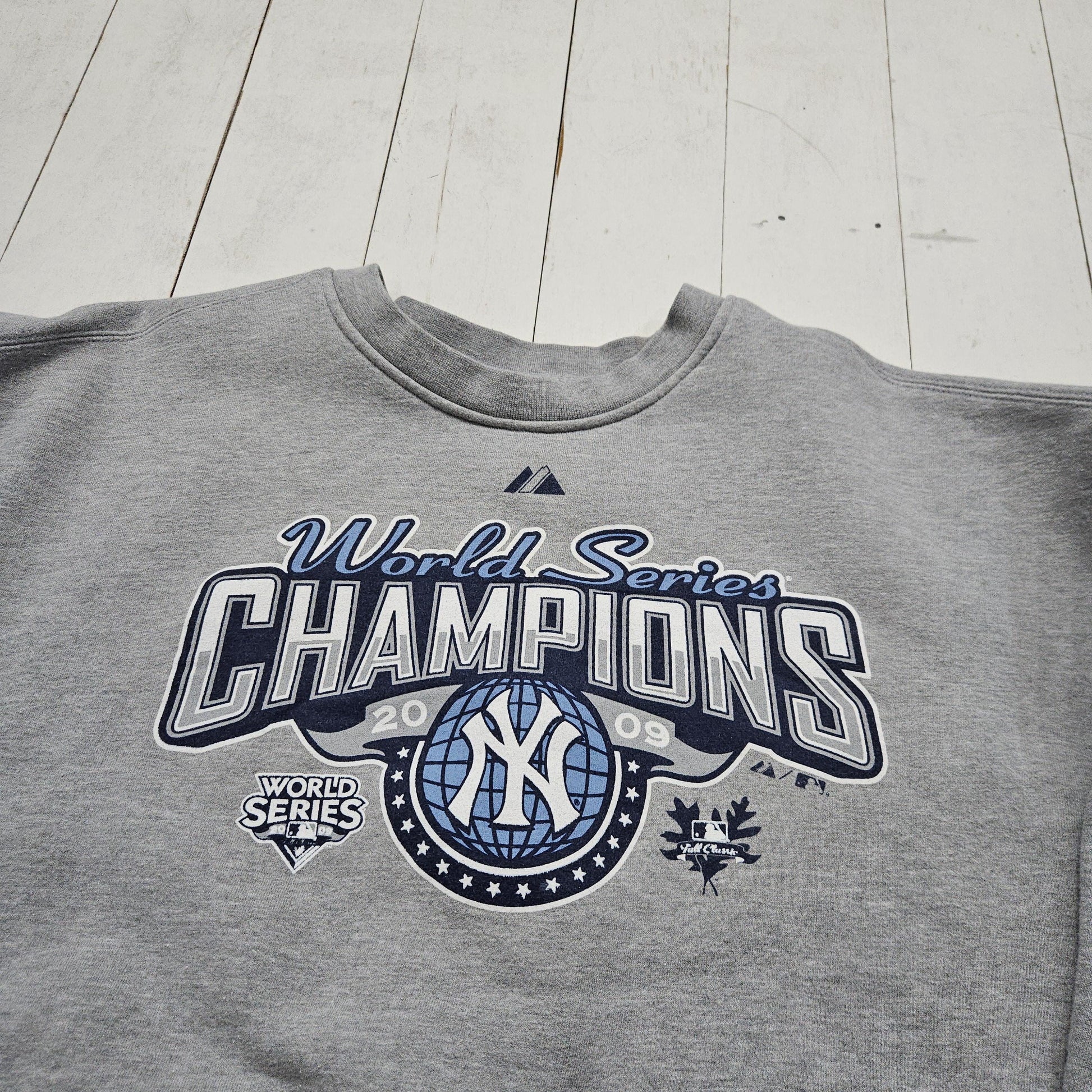 2000s 2009 Majestic Grey New York Yankees World Series Champions MLB Baseball Sweatshirt Size L/XL