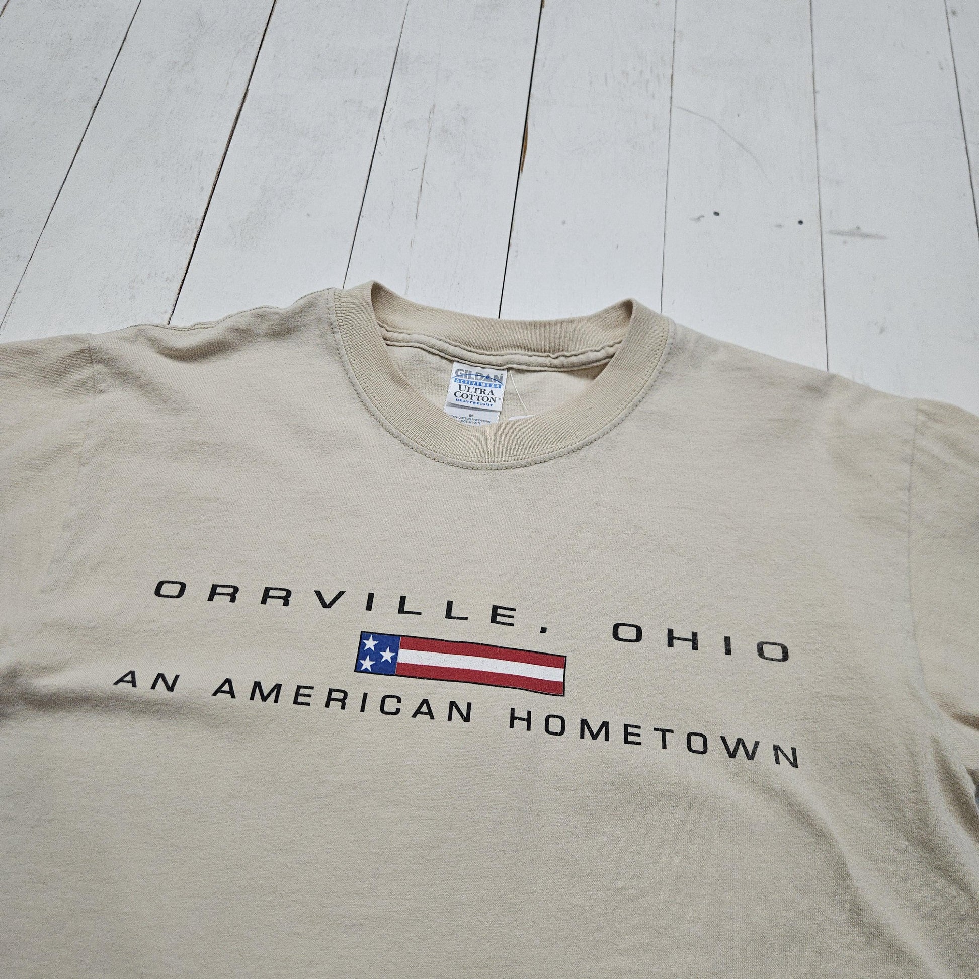 2000s Y2K Tan Orrville Ohio American Hometown Souvenir T-Shirt Size M