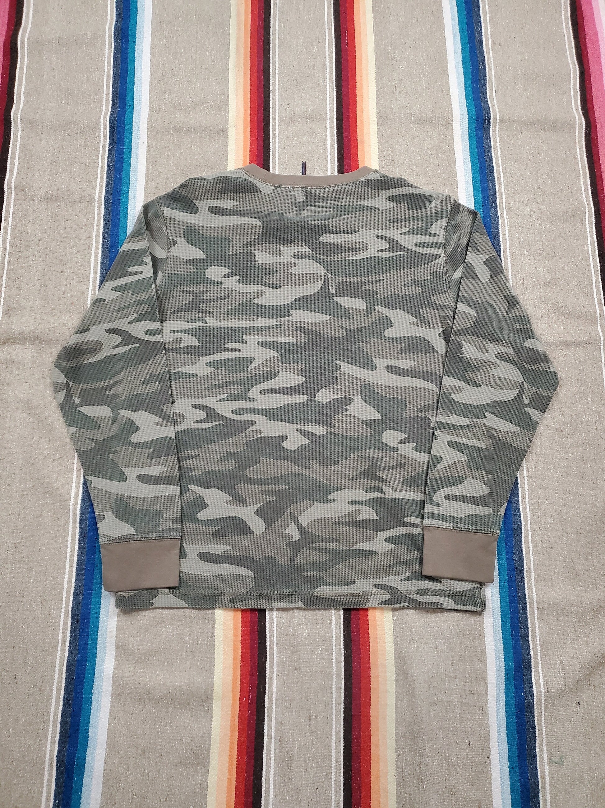 2000s/2010s Camo Thermal Longlseeve T-Shirt Size L – People's