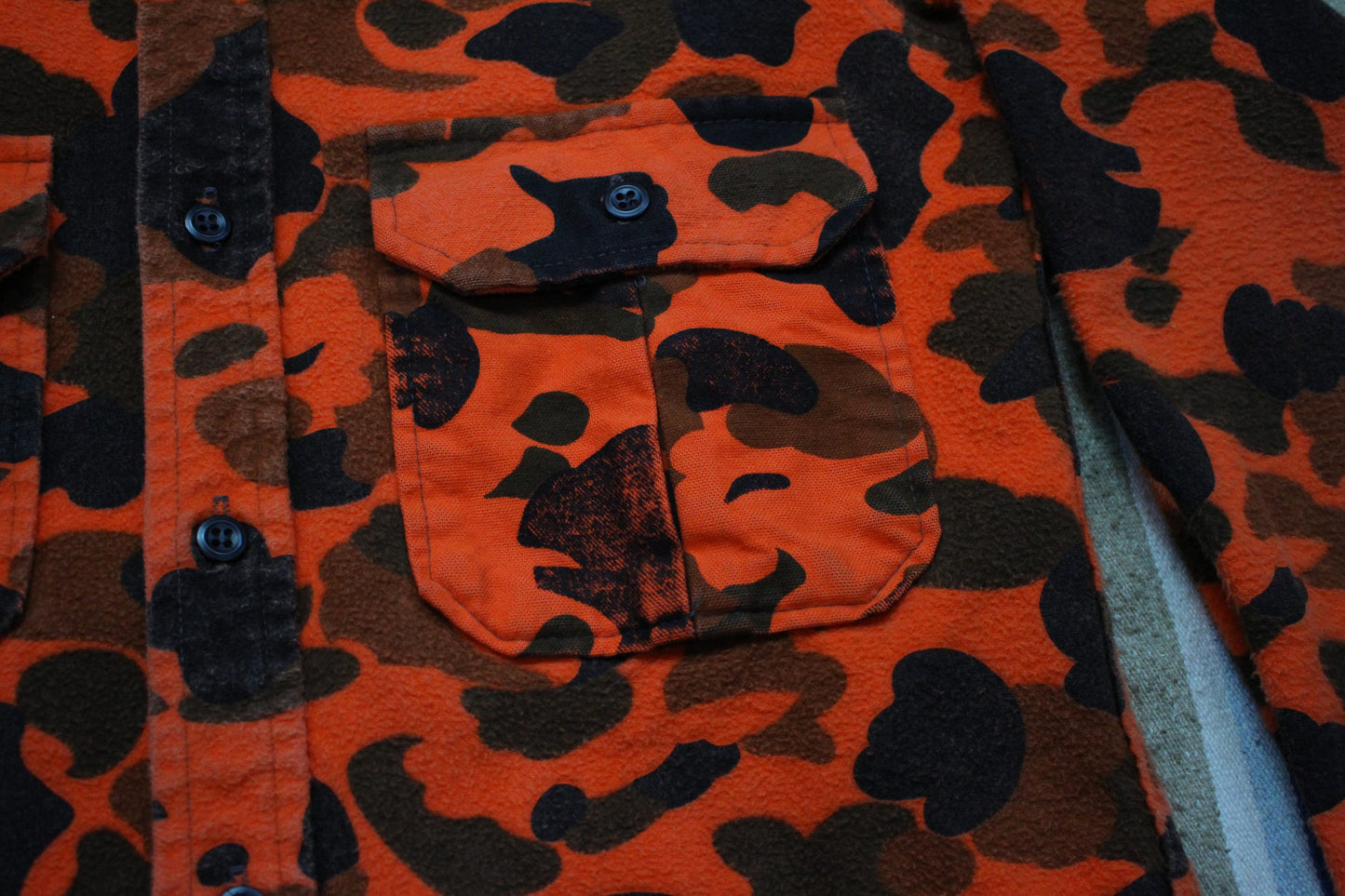 1990s Cabela's Orange Duck Camo Chamois Flannel Shirt Made in USA Size S/M